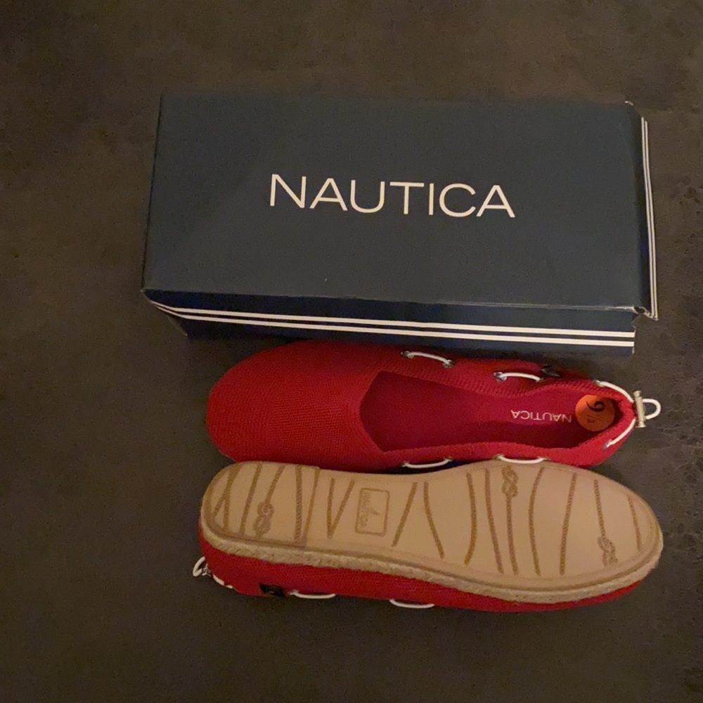 Nautica brand shoes. ☃️ - Picture 2 of 3